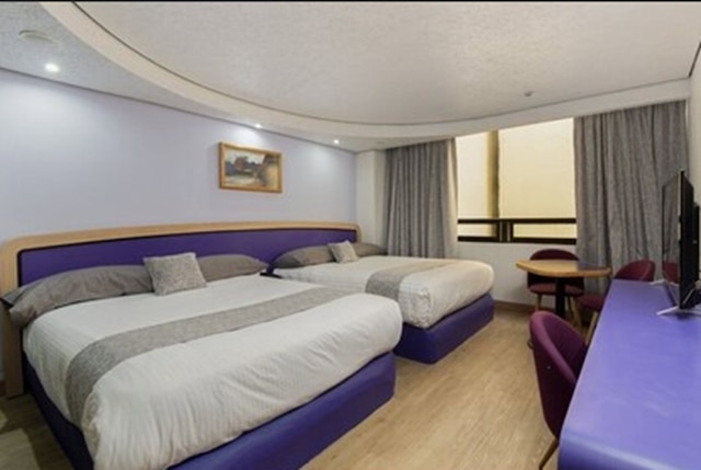 ホテル エンバシー