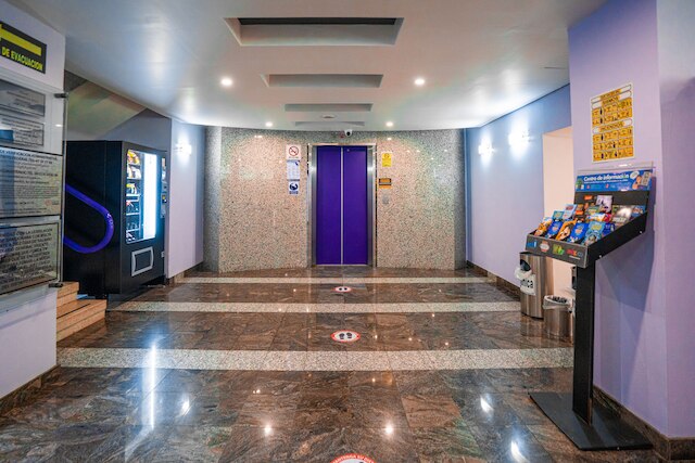 ホテル エンバシー