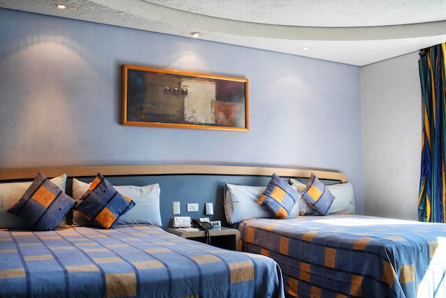 ホテル エンバシー