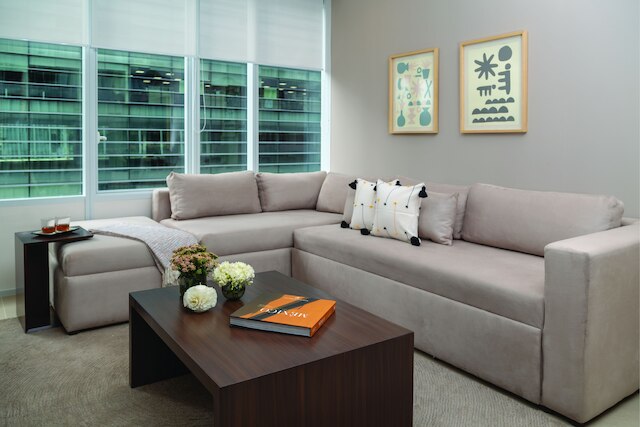 ボッティチェリ・タワー・バイ・ザ・ローカル・ウェイ