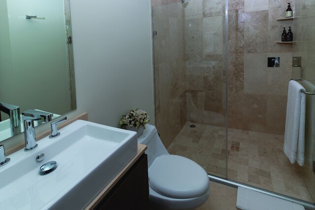 ボッティチェリ・タワー・バイ・ザ・ローカル・ウェイ