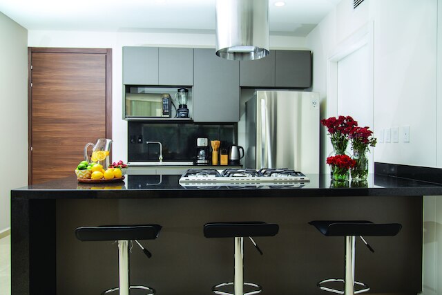 ボッティチェリ・タワー・バイ・ザ・ローカル・ウェイ