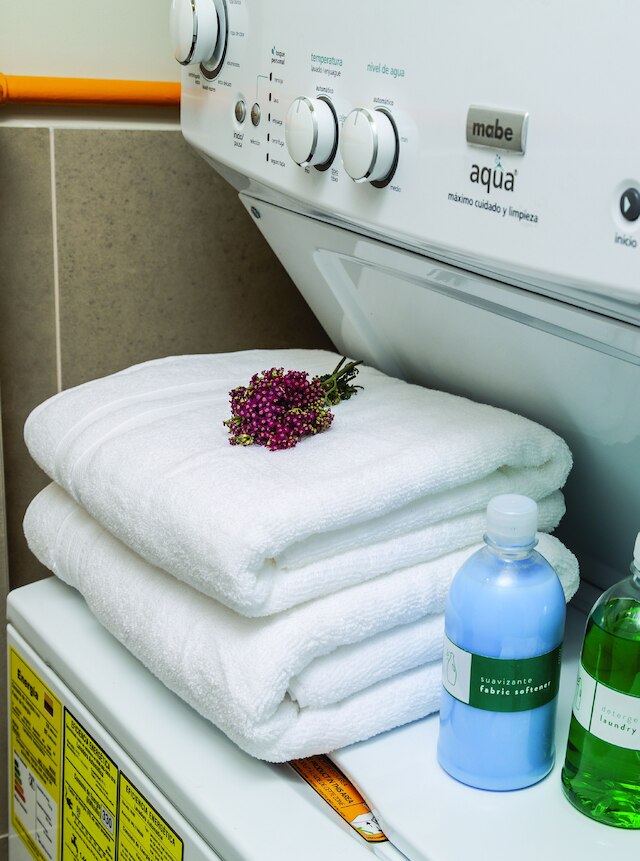 ボッティチェリ・タワー・バイ・ザ・ローカル・ウェイ