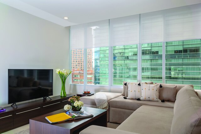 ボッティチェリ・タワー・バイ・ザ・ローカル・ウェイ