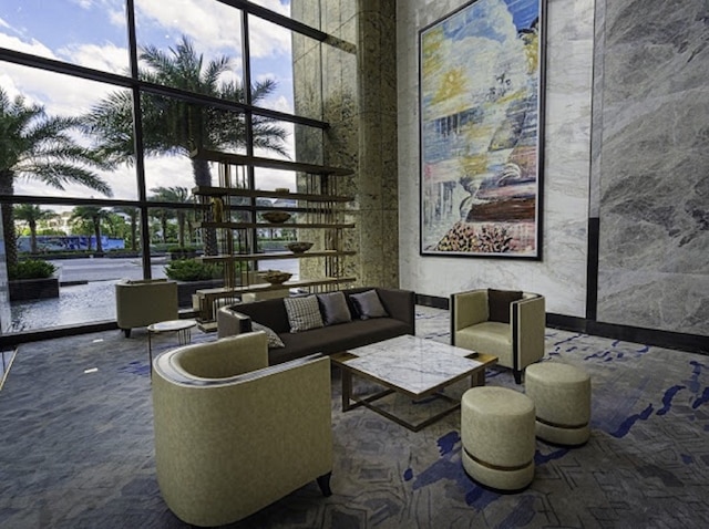 ホアスン デ ザール ランドマーク 81