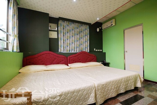 サン ムーン フラワー ホームステイ