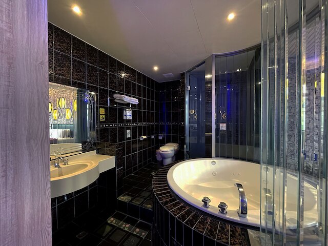 キング & プリンセス モーテル レンデ