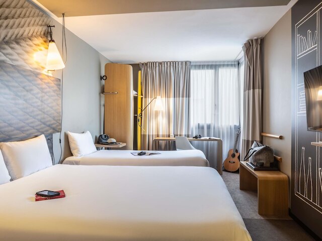 イビス ゴネス ル ブルジェ