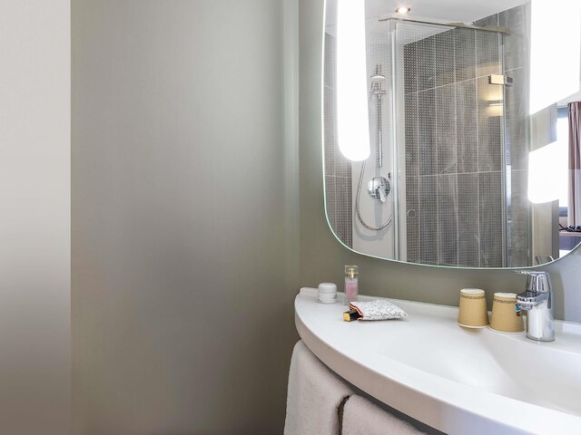 イビス ゴネス ル ブルジェ