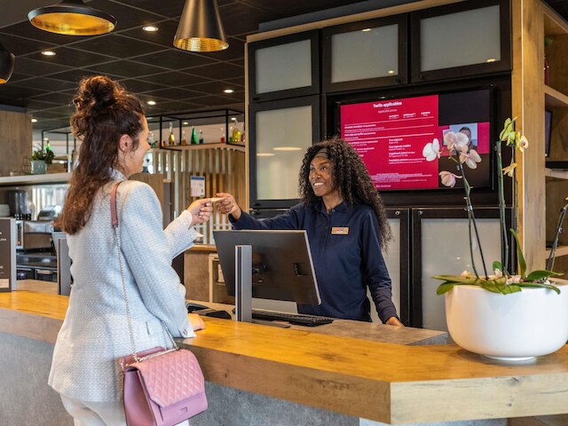 イビス ゴネス ル ブルジェ