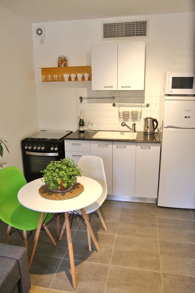 2R フル オブ チャーム アンド スタイル アット ハート オブ フロレンティーン