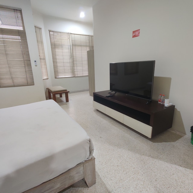 マイ ホーム、フラット 06