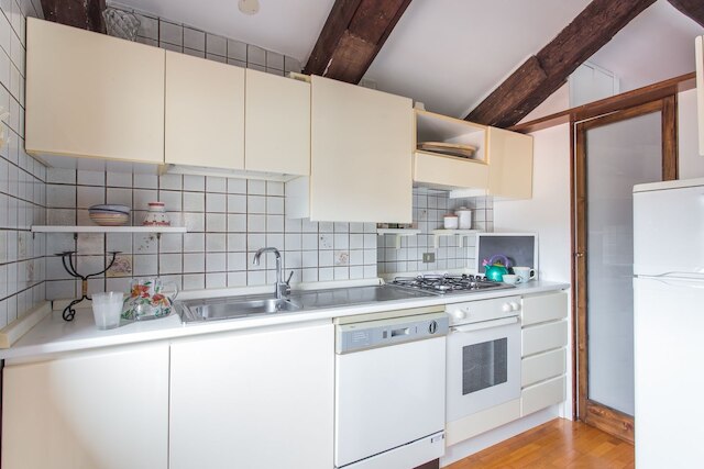 ヴェネツィア - カッレ サヴィオ 1374