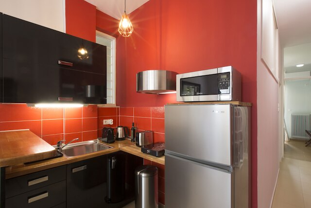 アンダー ザ シェード オブ アクロポリス