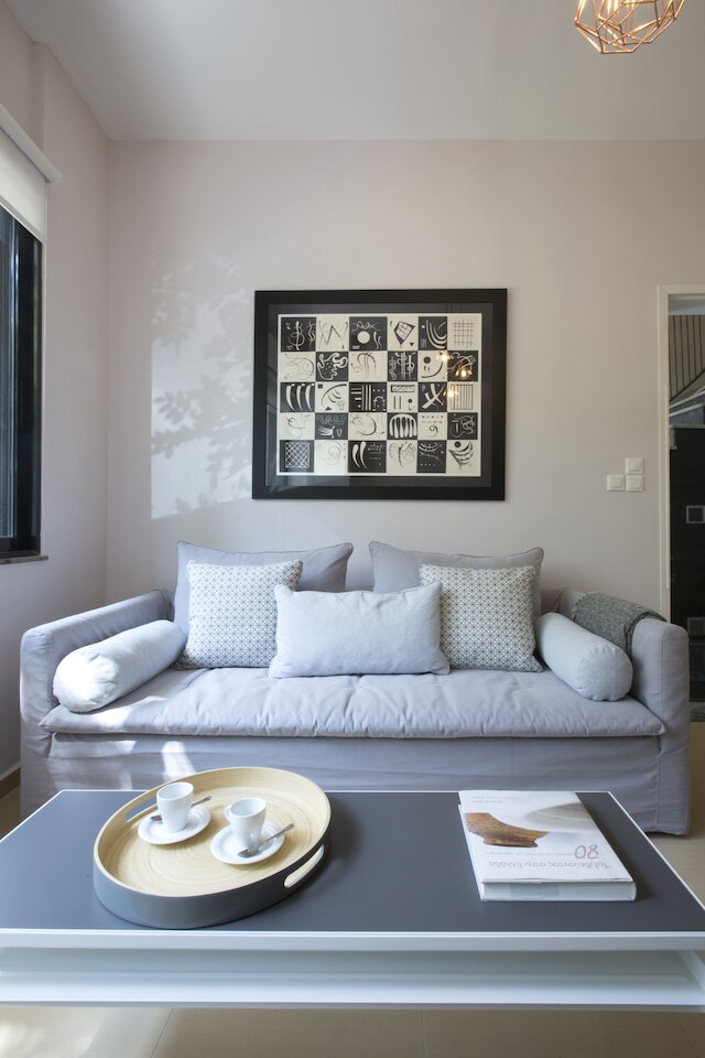 アンダー ザ シェード オブ アクロポリス