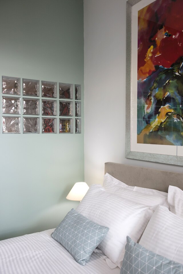 アンダー ザ シェード オブ アクロポリス