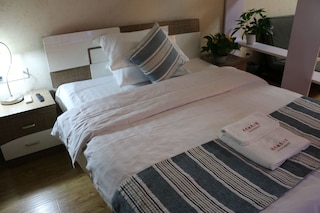 イライ サービス アパートメント (逸来服务公寓)