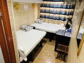 スリープ イン (司麗普因酒店)