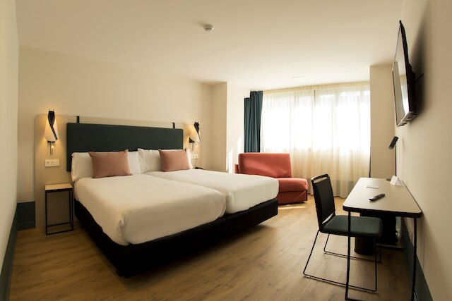 ホテル プラサ デ ラ パス