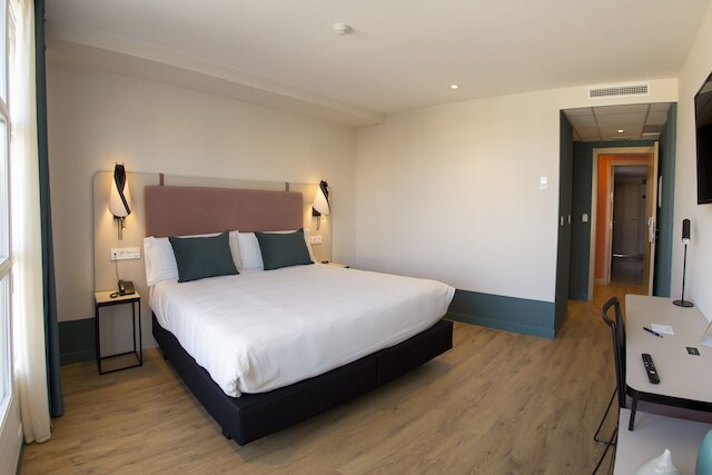 ホテル プラサ デ ラ パス