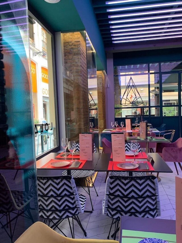 ホステル ロラメント