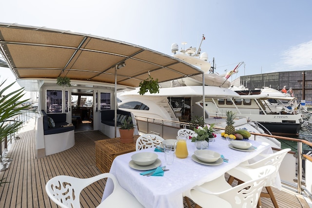 ラグジュアリー ボート イン ポート フォーラム