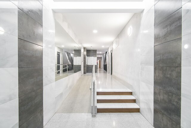 インジョイ グラナダ LUJO ピスシーナ イ パーキング