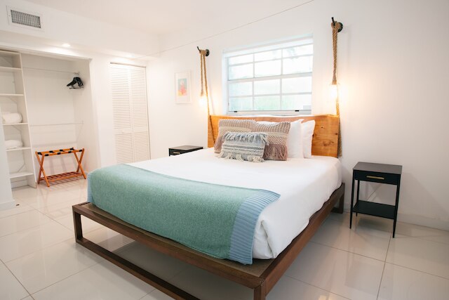 マイアミ リバー イン バイ レンツィ