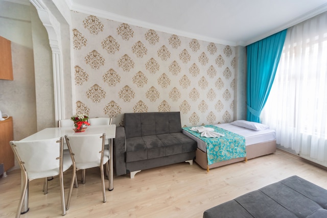 アルジェス ホテル & アパート