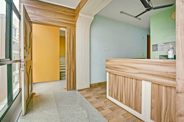 OYO 15392 スリ サイ グル コンフォーツ