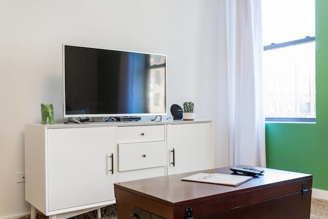 ジュニパー ミスト - モダン 1 ベッドルーム イン ダウンタウン