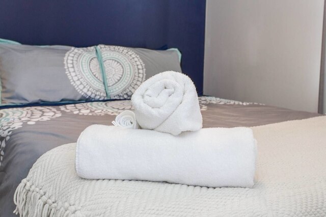 チェスナット チャーム - モダン 1 ベッドルーム イン ダウンタウン