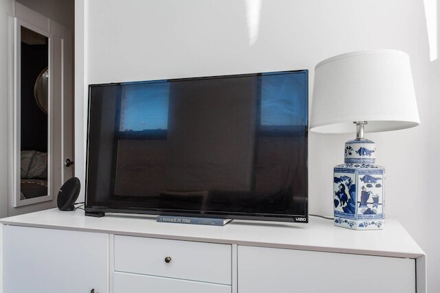 チェスナット チャーム - モダン 1 ベッドルーム イン ダウンタウン