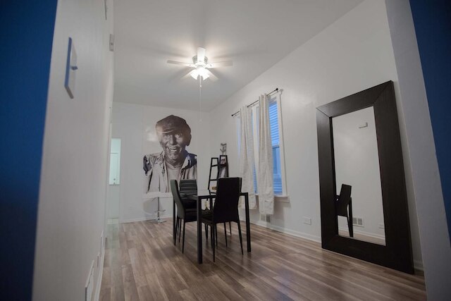 シンプル イン パーマー スクエア - 公園と電車駅まで徒歩圏内