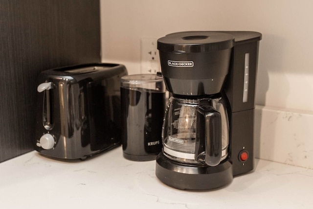 ブラック ウォルナット - モダン 1 ベッドルーム イン ダウンタウン