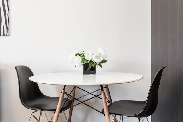 ブラック ウォルナット - モダン 1 ベッドルーム イン ダウンタウン