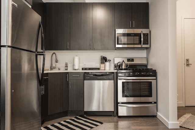 ブラック ウォルナット - モダン 1 ベッドルーム イン ダウンタウン