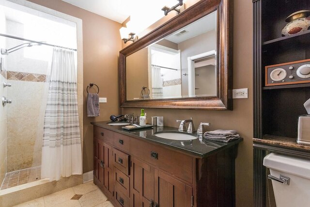 スペーシャス スプリット レベル アパートメント - グレート フォー グループス