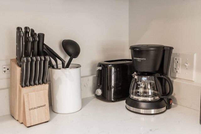 シカモア サンセット - モダン 1ベッドルー イン ダウンタウン