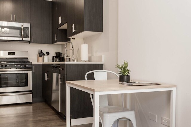 シカモア サンセット - モダン 1ベッドルー イン ダウンタウン