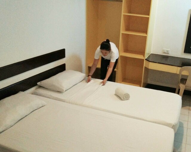 オン ブン ペンション ハウス バコロド