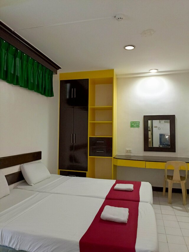 オン ブン ペンション ハウス バコロド