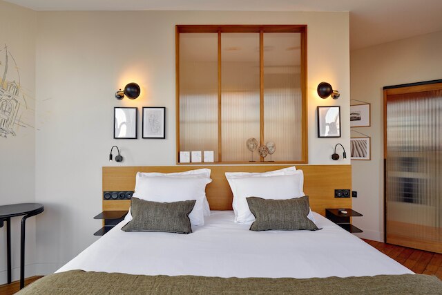 ティナ パリ - ローミュール モントーゲイユ