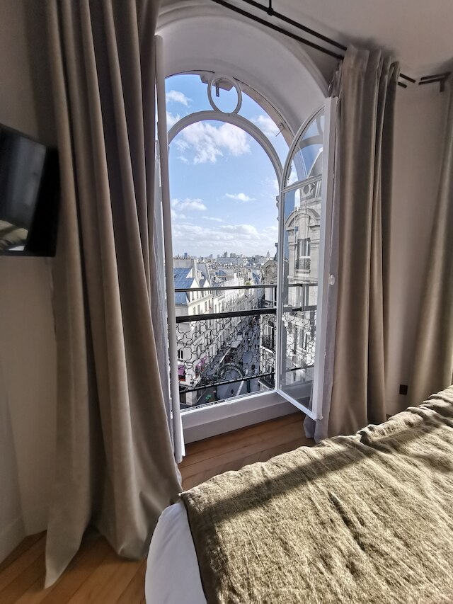 ティナ パリ - ローミュール モントーゲイユ