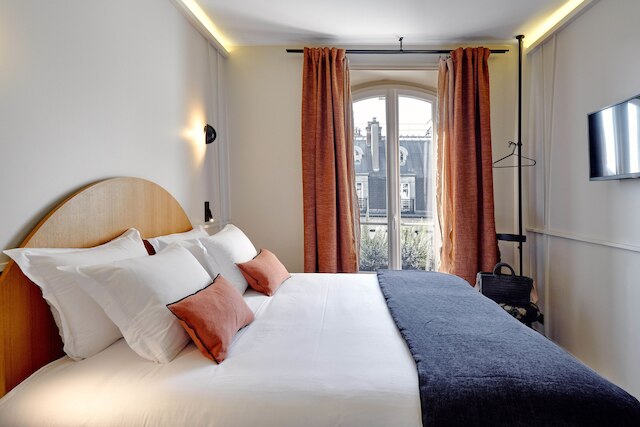 ティナ パリ - ローミュール モントーゲイユ