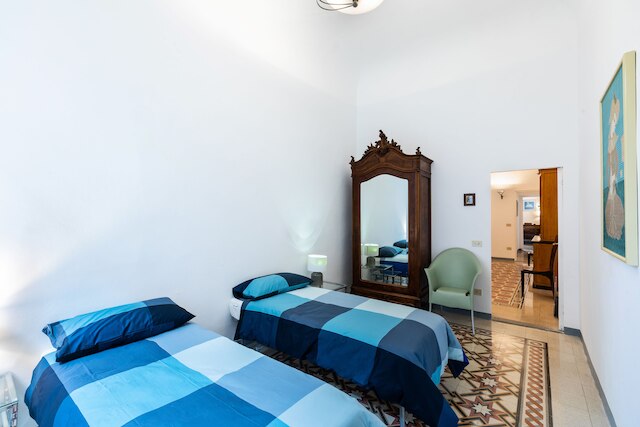 ヴィア グエルファ - アンピオ アパルタメント