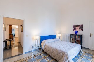 ヴィア グエルファ - アンピオ アパルタメント