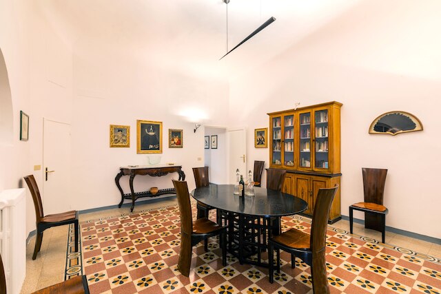 ヴィア グエルファ - アンピオ アパルタメント