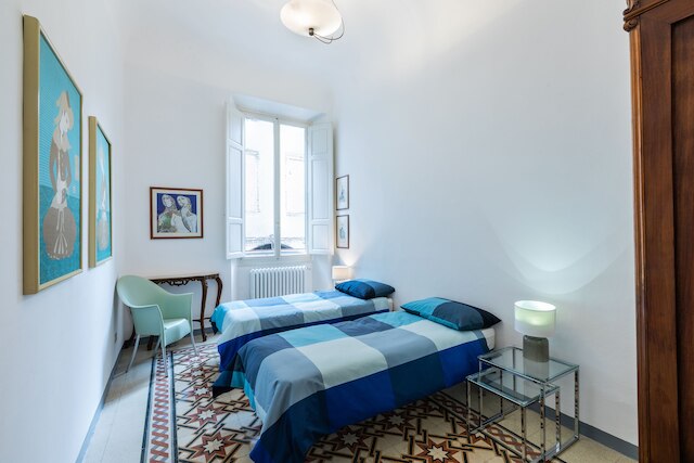 ヴィア グエルファ - アンピオ アパルタメント