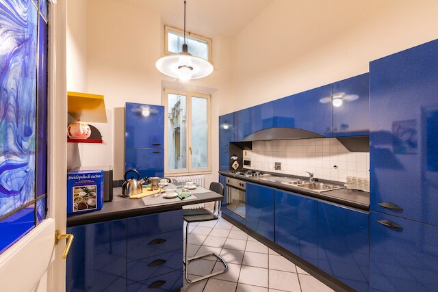 ヴィア グエルファ - アンピオ アパルタメント